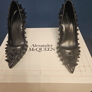 Alexander McQueen Black Spike-Embellished Pointed Pumps